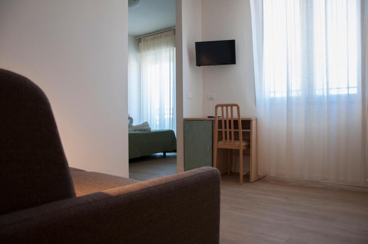 Hotel Ondina E Milazzo 切尔维亚 外观 照片