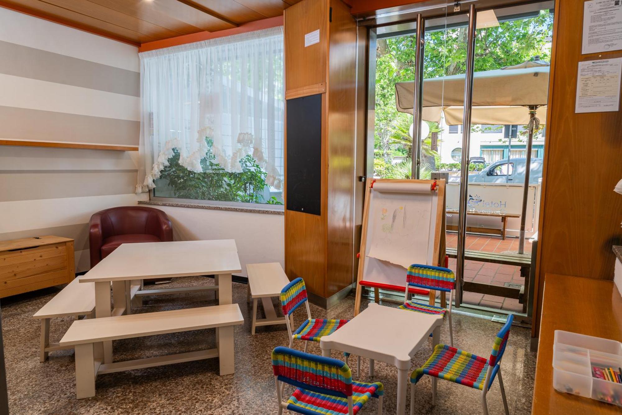 Hotel Ondina E Milazzo 切尔维亚 外观 照片