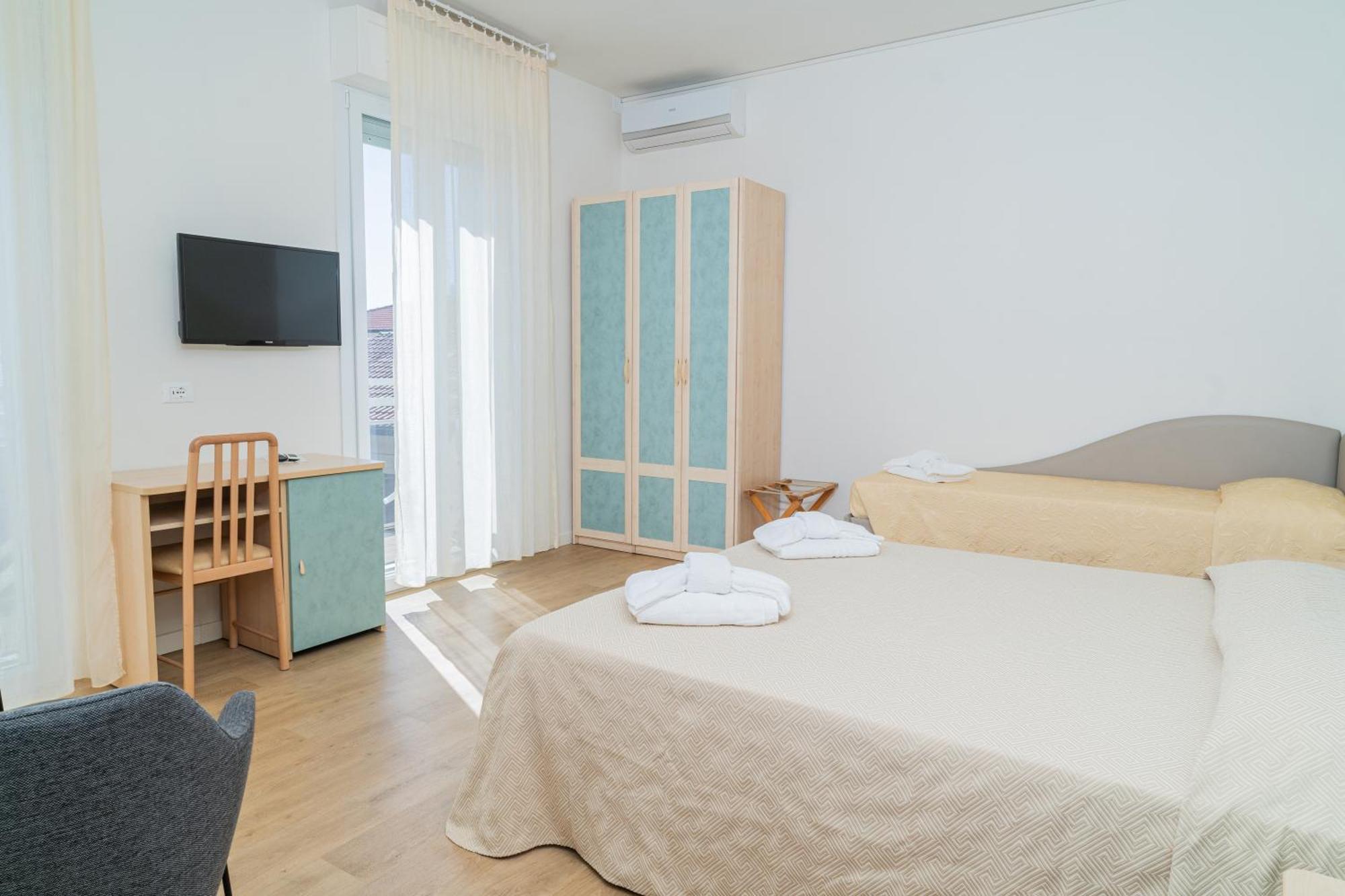 Hotel Ondina E Milazzo 切尔维亚 外观 照片