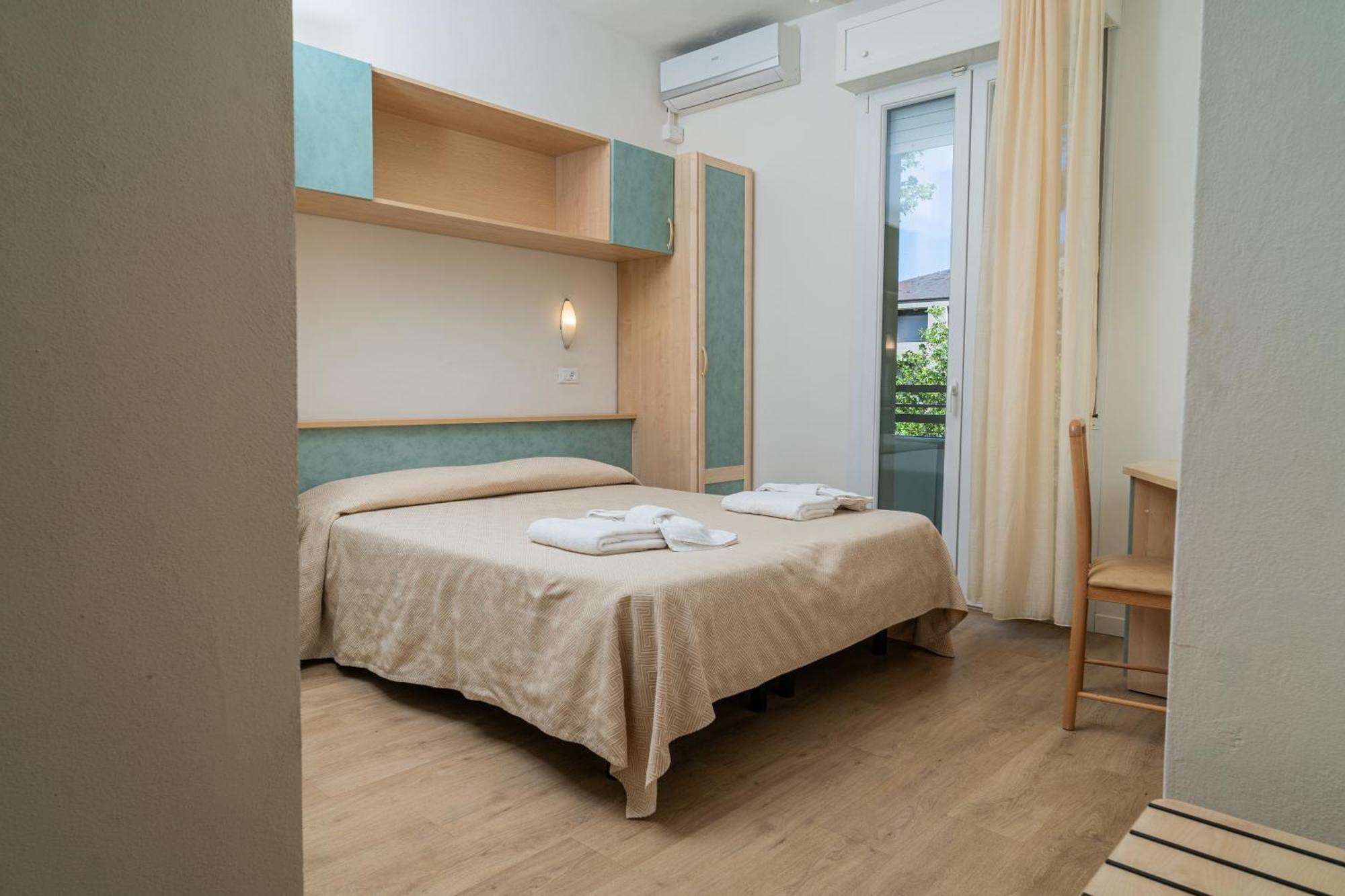 Hotel Ondina E Milazzo 切尔维亚 外观 照片